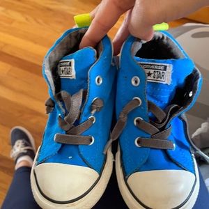 Size 8 toddler converse